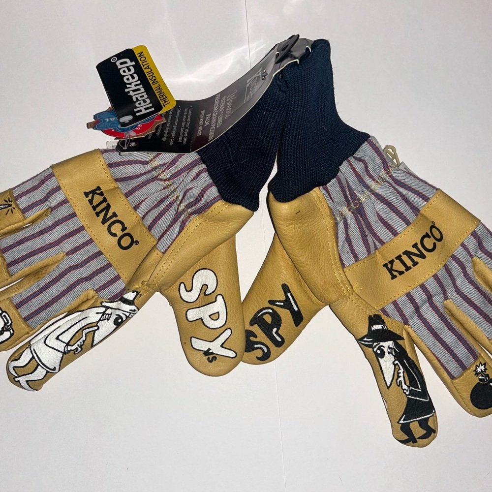 Kinco Spy Vs Spy Customized Gloves with Elastic Wrist Closure